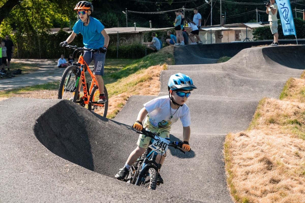 FOTO: V Rožňave otvorili nový pumptrack, foto 6