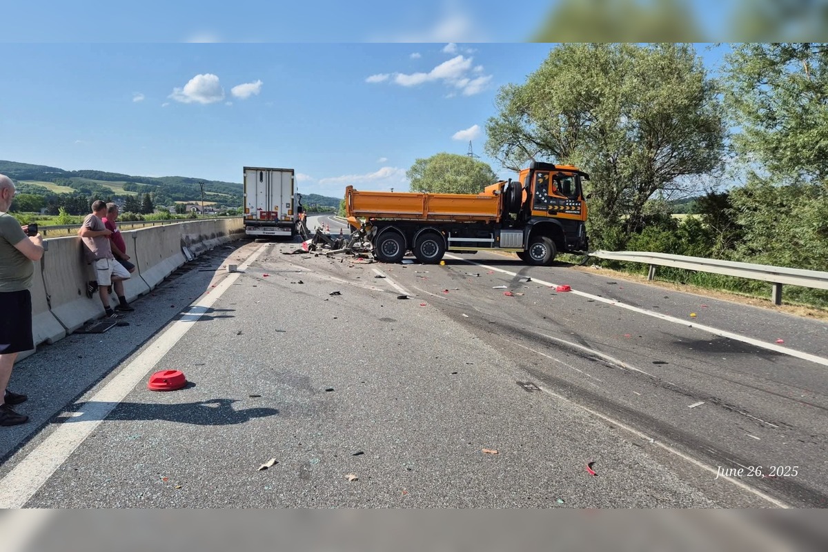FOTO: Vážna nehoda na D1 medzi Košicami a Prešovom ochromila dopravu, foto 2