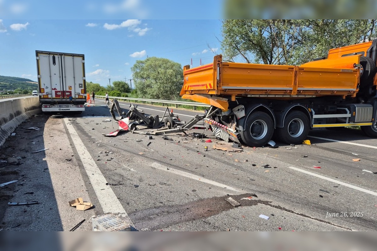 FOTO: Vážna nehoda na D1 medzi Košicami a Prešovom ochromila dopravu, foto 3