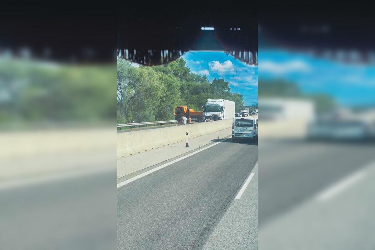 FOTO: Vážna nehoda na D1 medzi Košicami a Prešovom ochromila dopravu, foto 4