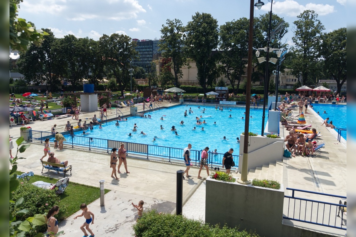 FOTO: Košické kúpalisko Červená Hviezda začína letnú sezónu, foto 3