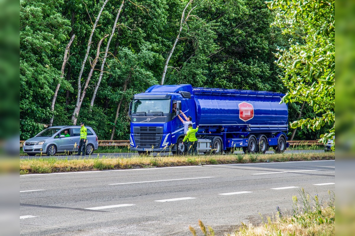 FOTO: Policajti si počas víkendu posvietili na vodičov v okolí Zemplínskej Šíravy, foto 3
