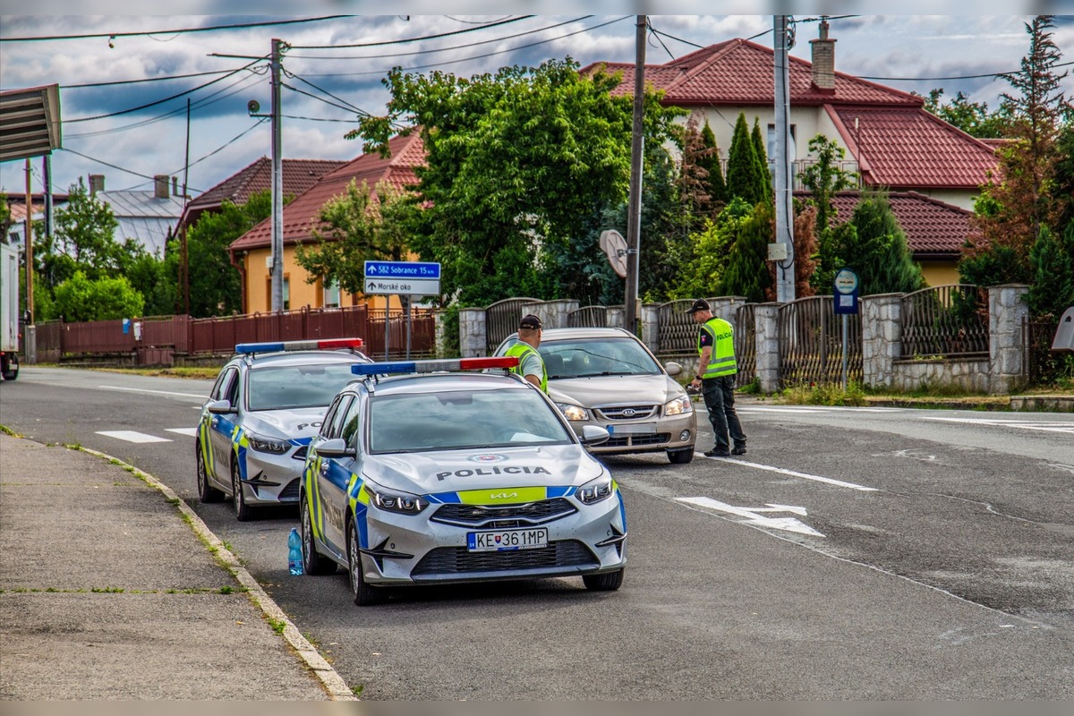 FOTO: Policajti si počas víkendu posvietili na vodičov v okolí Zemplínskej Šíravy, foto 4