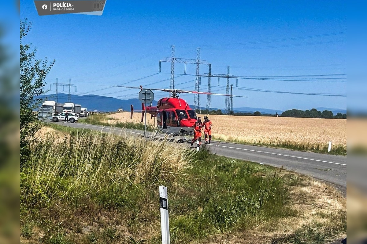 FOTO: Nehoda za Pavlovcami nad Uhom, foto 3