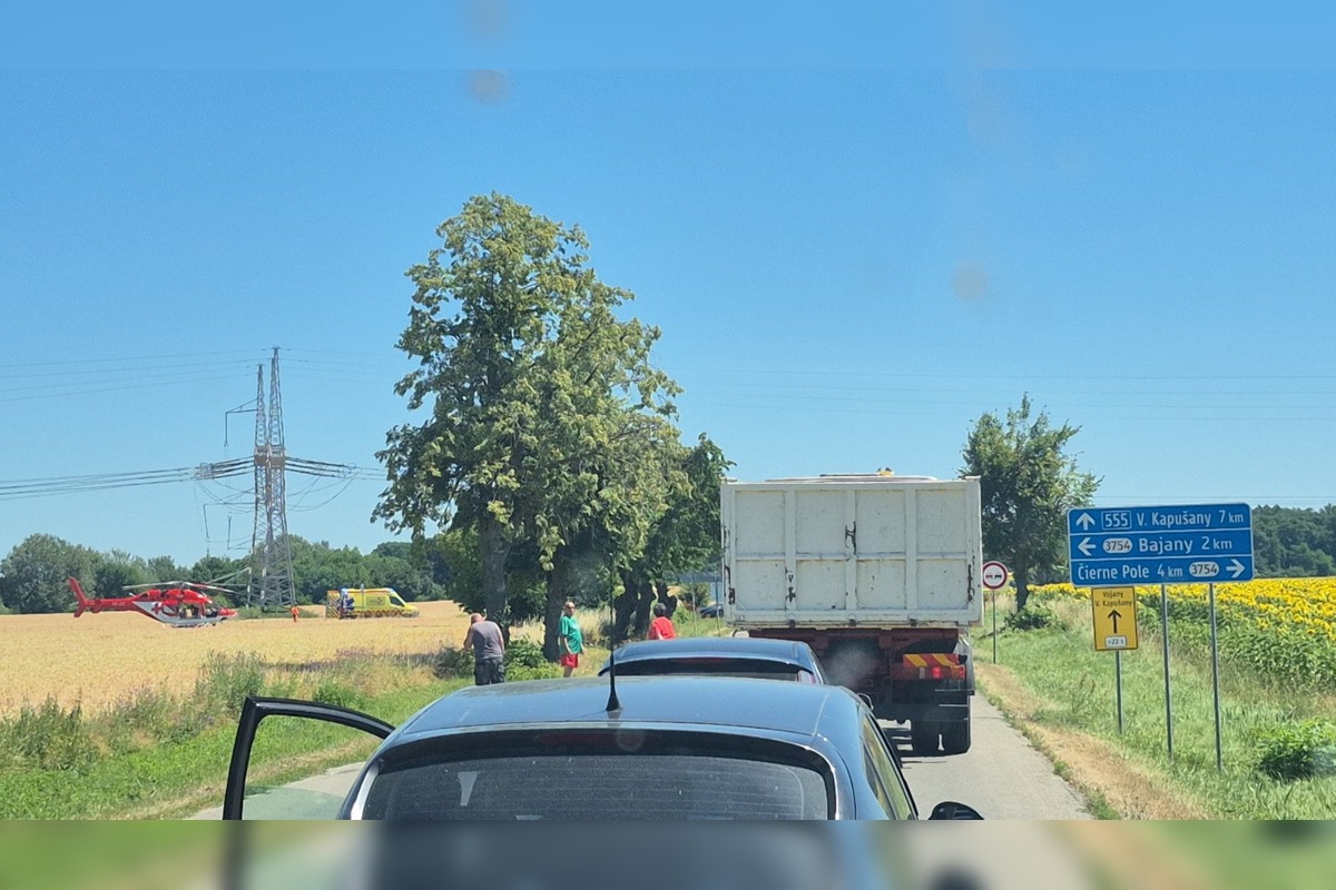 FOTO: Nehoda za Pavlovcami nad Uhom, foto 4
