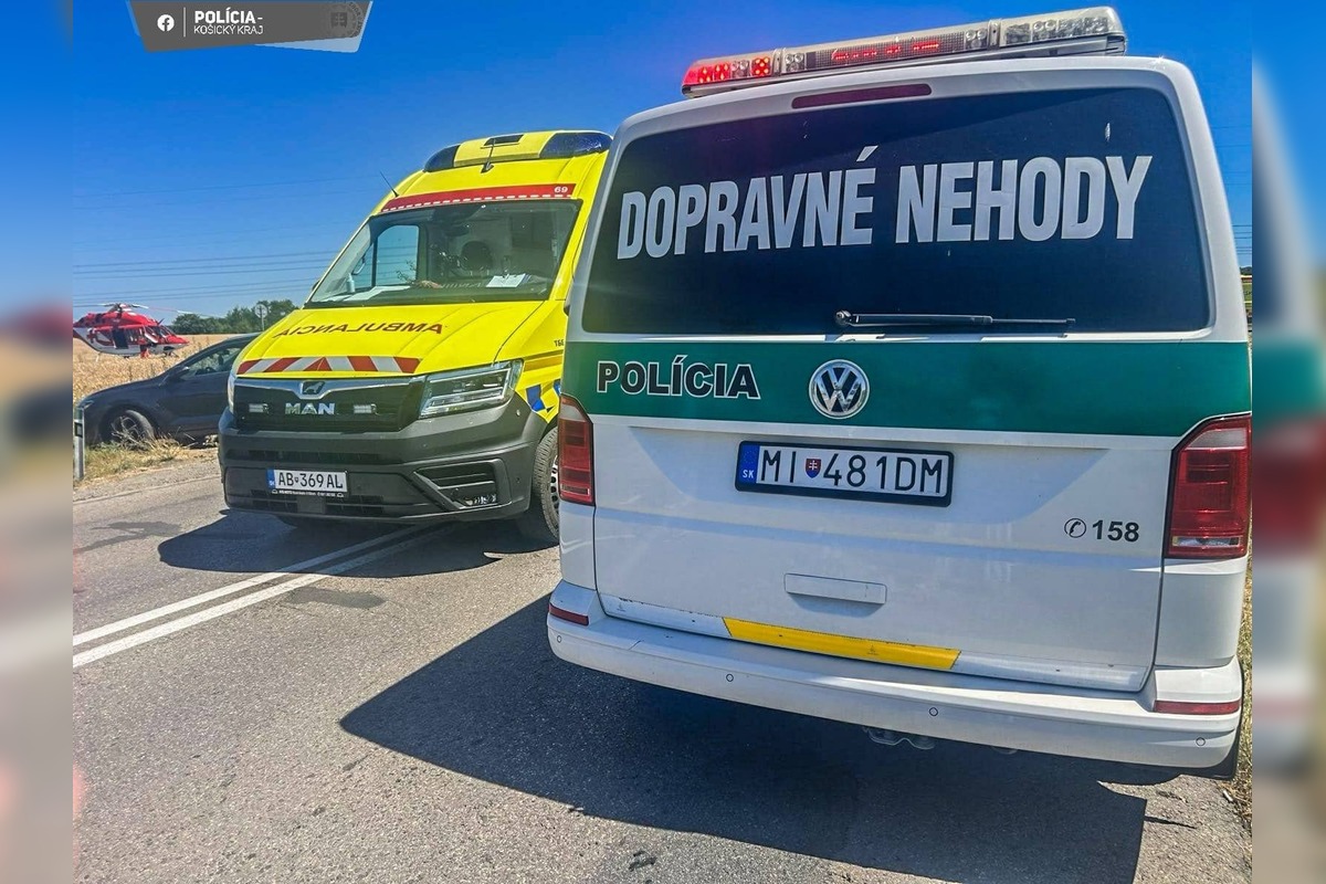 FOTO: Nehoda za Pavlovcami nad Uhom, foto 6