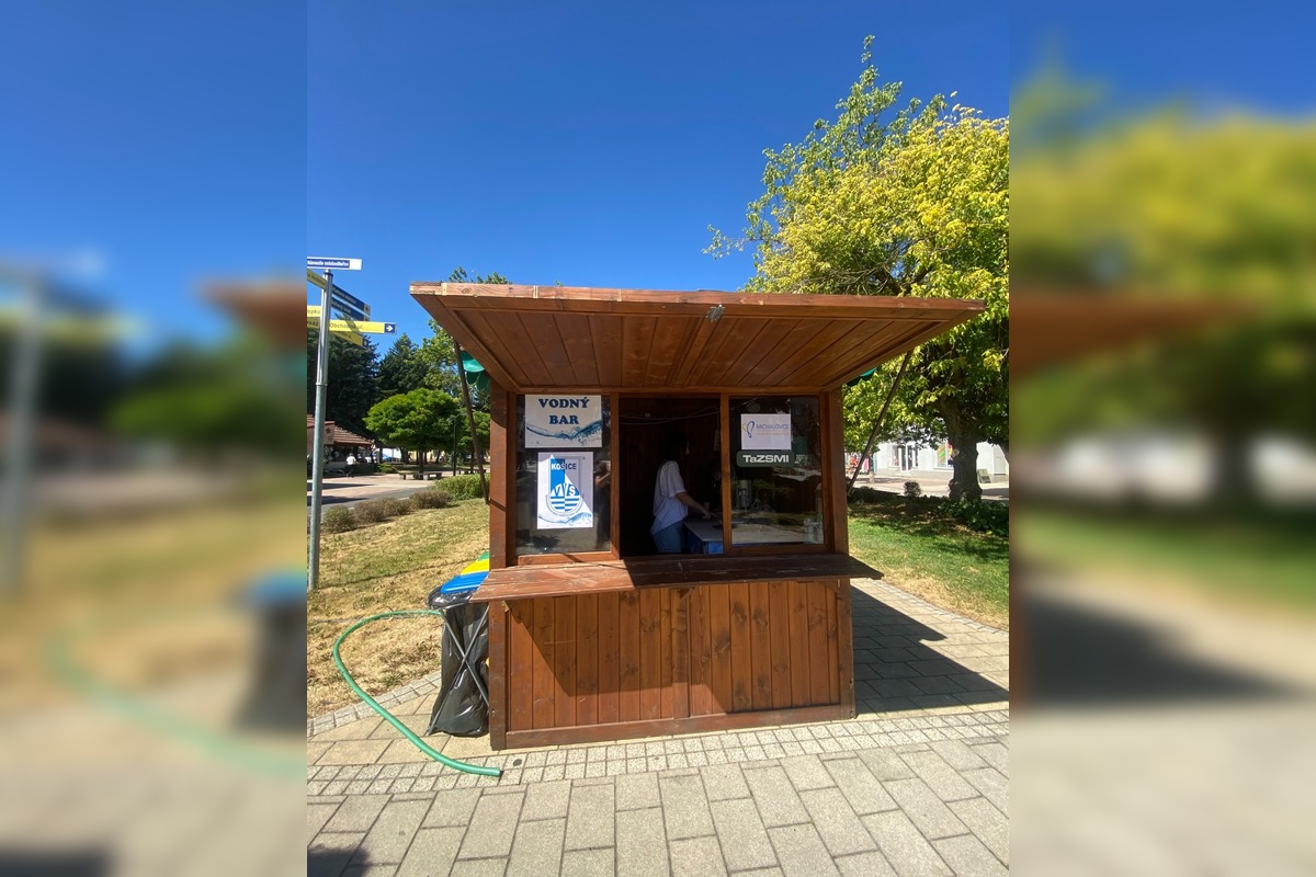 FOTO: Vodný bar v centre Michaloviec vás osvieži vodou s citrónom, foto 4