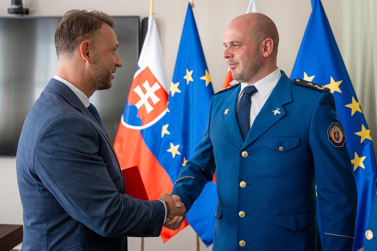 FOTO: Po 40 rokoch služby u hasičov končí ich riaditeľ, foto 8