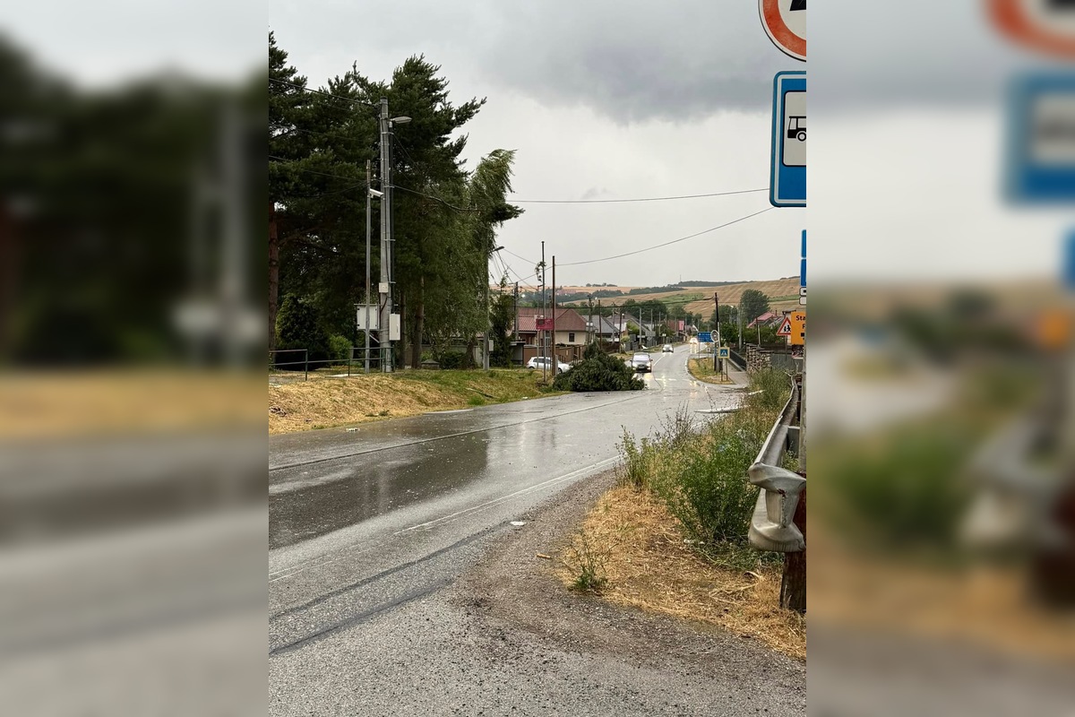 FOTO: Supercela v Košickom kraji zasiahla. Vodiči hlásia neprejazdné úseky, foto 5