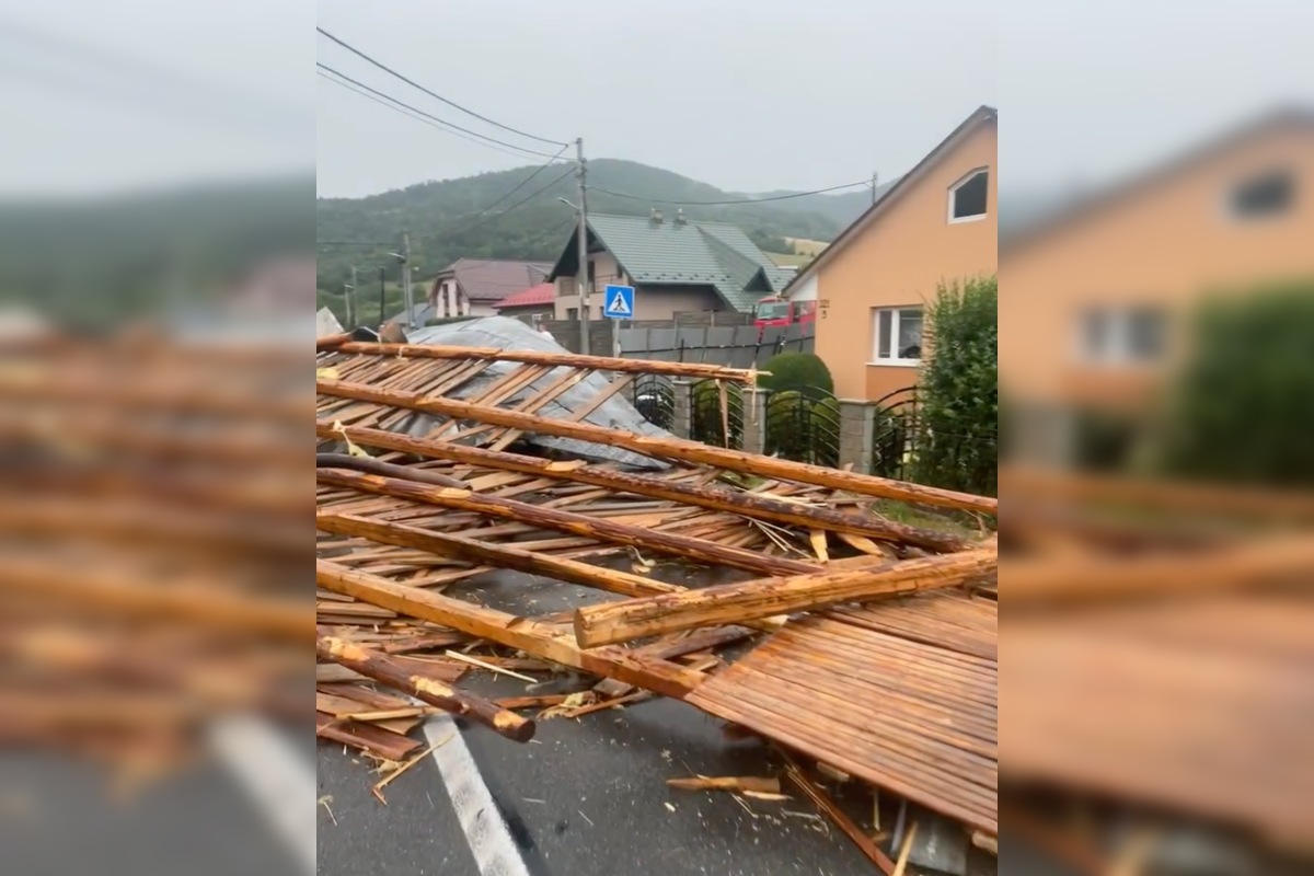 FOTO: Supercela v Košickom kraji zasiahla. Vodiči hlásia neprejazdné úseky, foto 10
