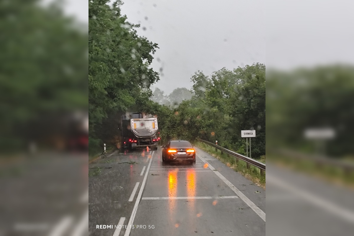 FOTO: Supercela v Košickom kraji zasiahla. Vodiči hlásia neprejazdné úseky, foto 13