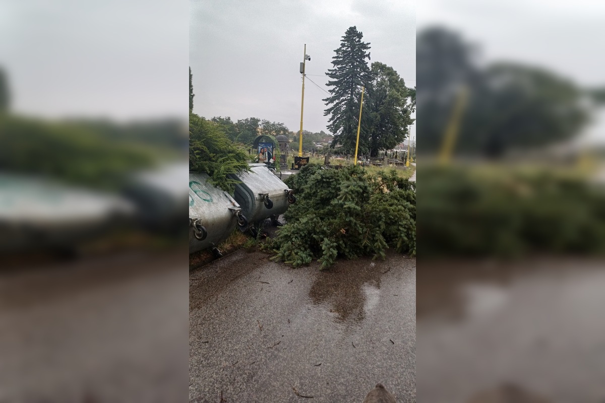 FOTO: Supercela v Košickom kraji zasiahla. Vodiči hlásia neprejazdné úseky, foto 14