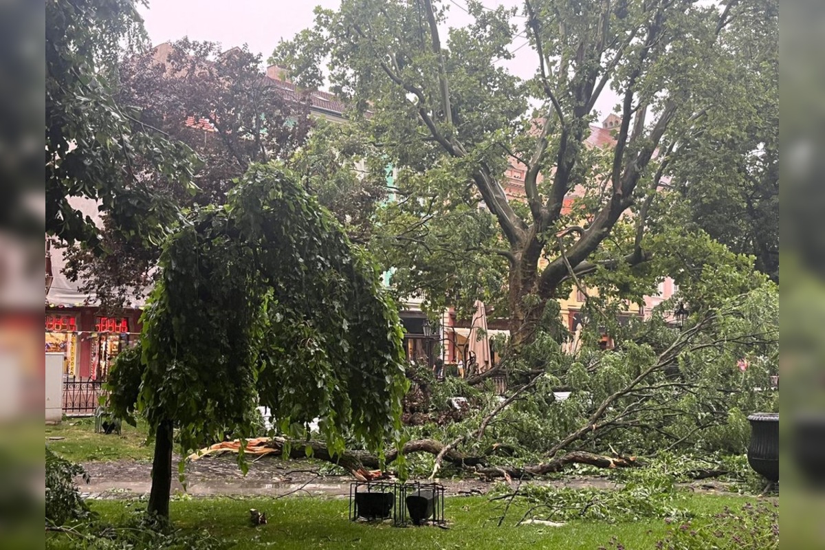 FOTO: Supercela v Košickom kraji zasiahla. Vodiči hlásia neprejazdné úseky, foto 19