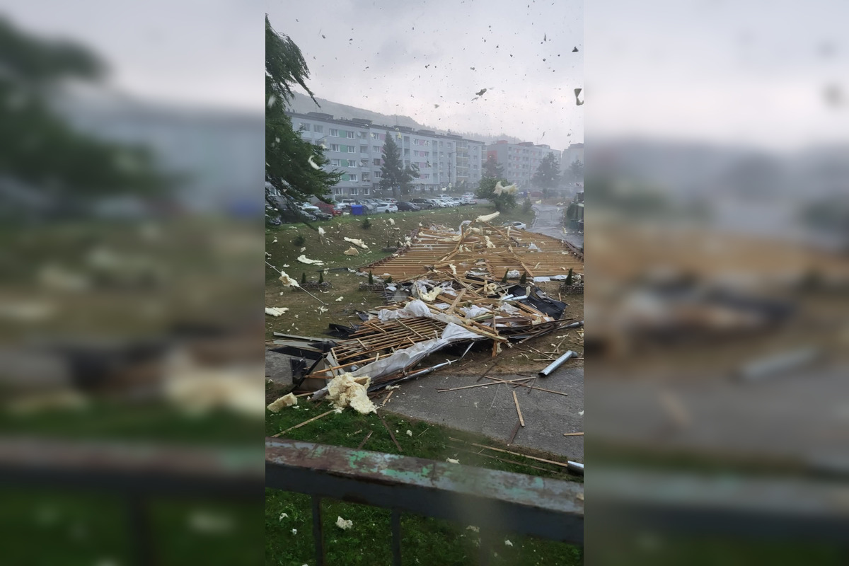 Košickým krajom sa v prvý pracovný deň prehnala ničivá smršť, foto 5