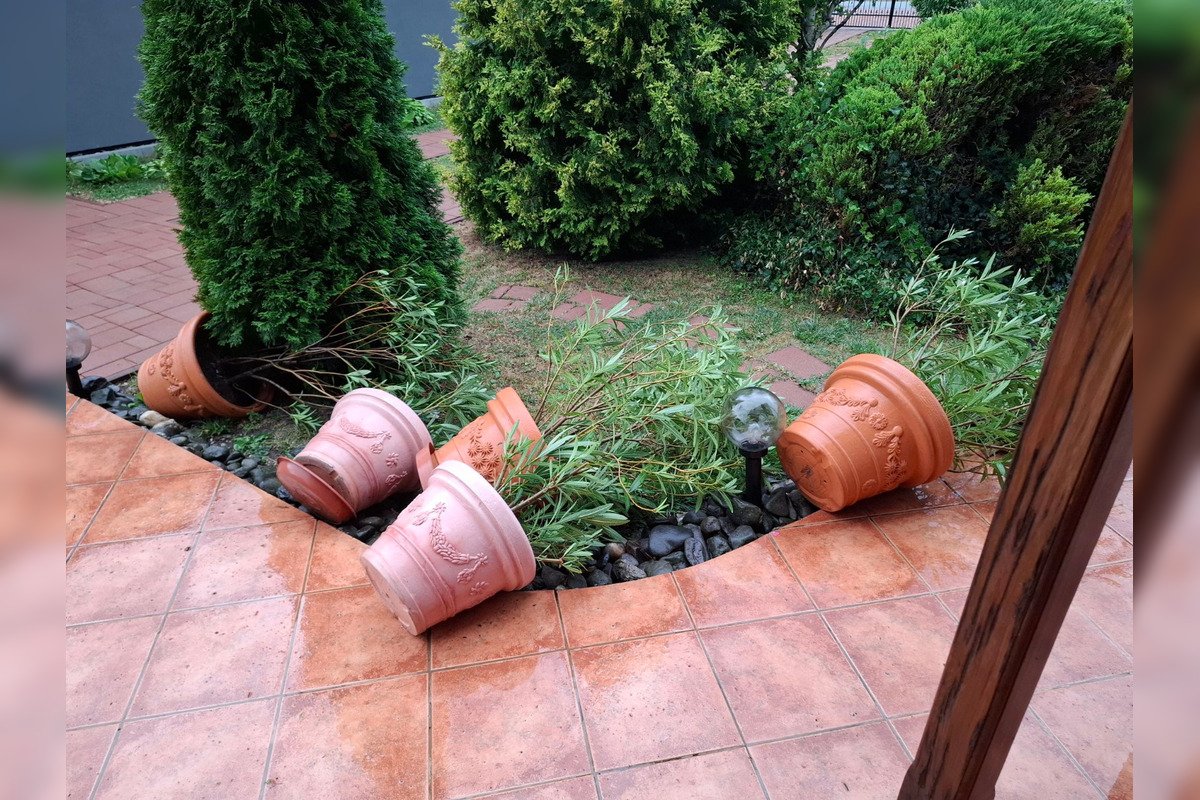 Košickým krajom sa v prvý pracovný deň prehnala ničivá smršť, foto 9