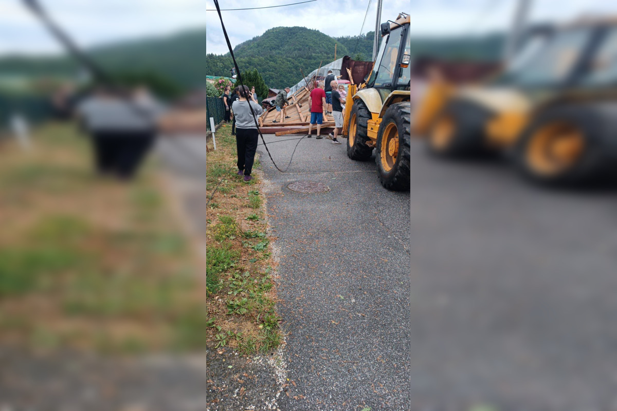 Košickým krajom sa v prvý pracovný deň prehnala ničivá smršť, foto 15