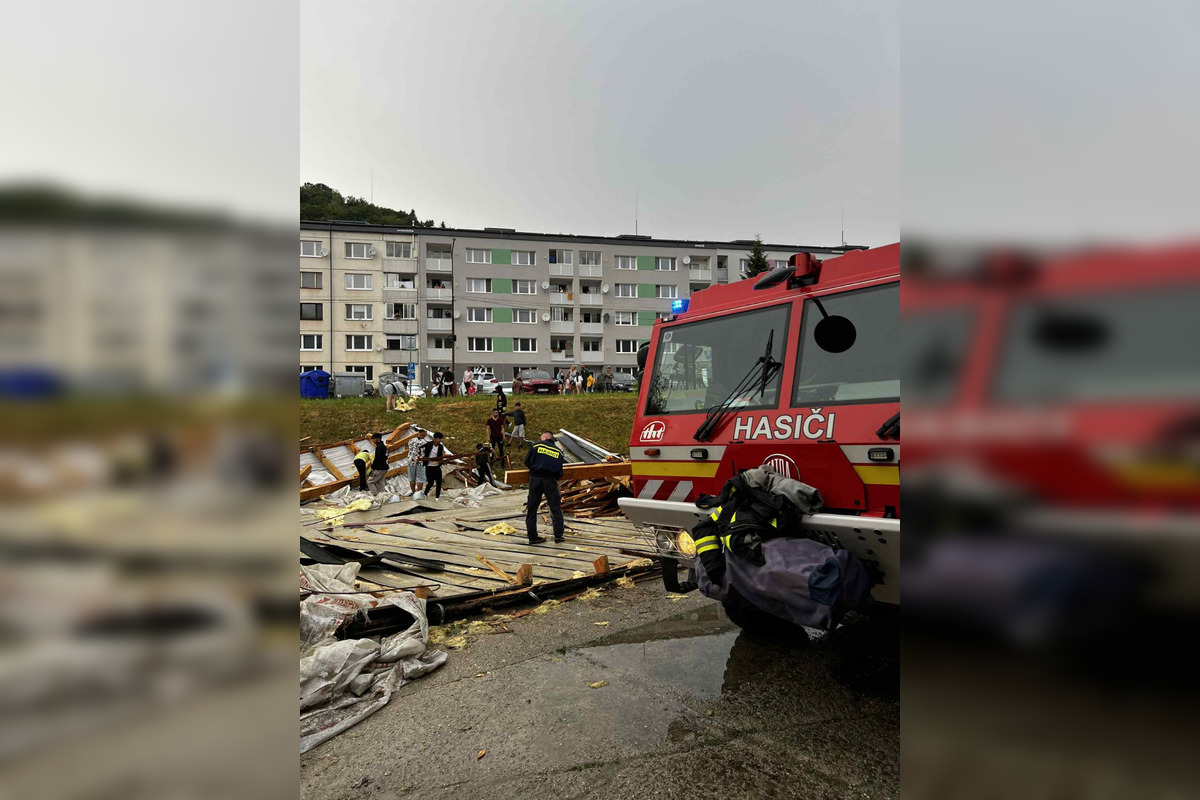 Košickým krajom sa v prvý pracovný deň prehnala ničivá smršť, foto 18