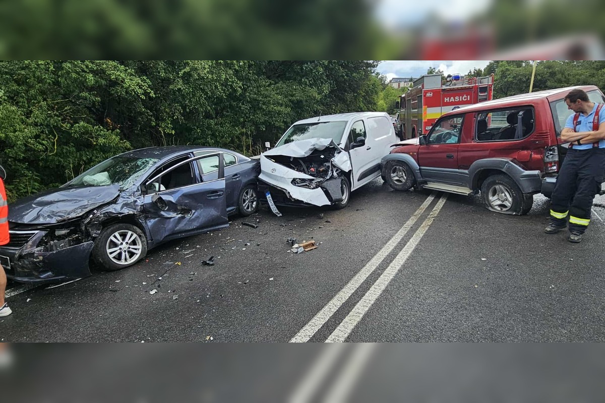 FOTO: Hromadná nehoda na Sečovskej, foto 1