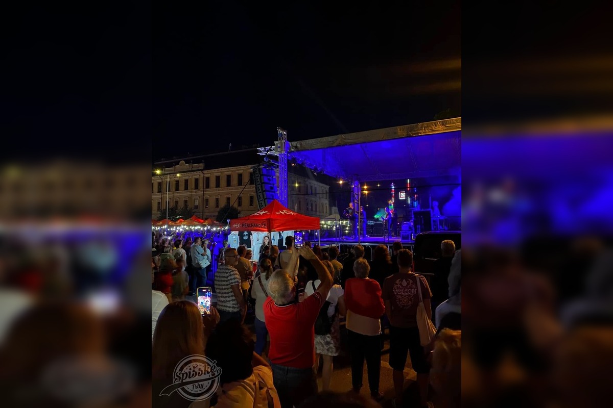FOTO: Takto vyzerali Spišské Trhy 2024, priniesli tradičné stánky, kolotoče i koncerty, foto 17