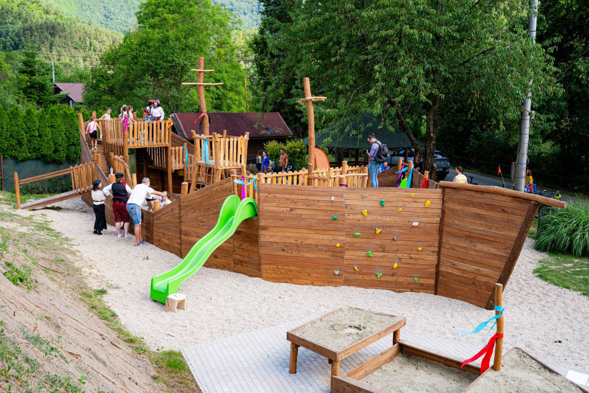 Na novej obrovskej lodi pri Margecanoch sa vyšantia malí aj veľkí, foto 5