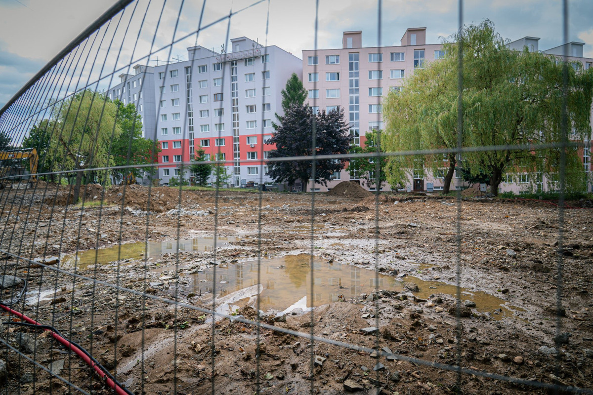 Práce na revitalizácii fontány a jej okolia sú v plnom prúde, sídlisko KVP sa už čoskoro môže tešiť na krásne prostredie, foto 4