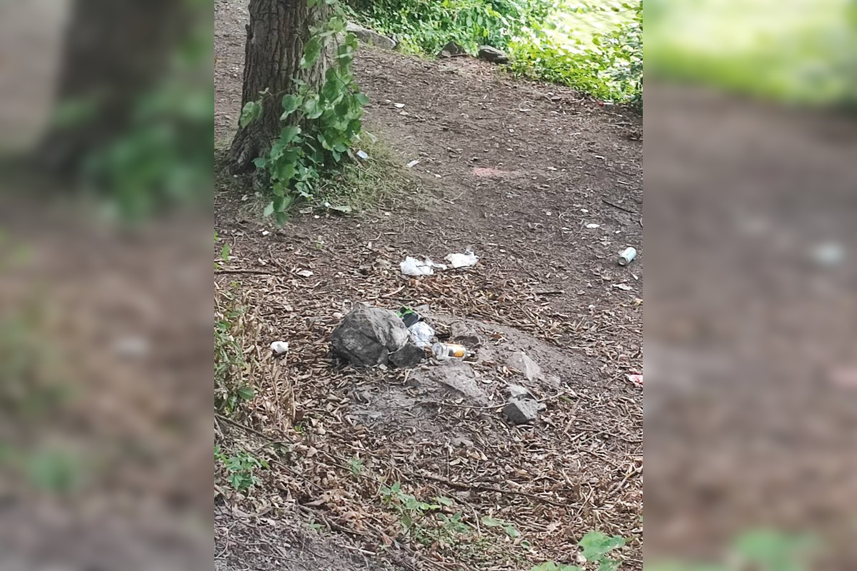 Okolie Ružína sa mení na jednu čiernu skládku, foto 4