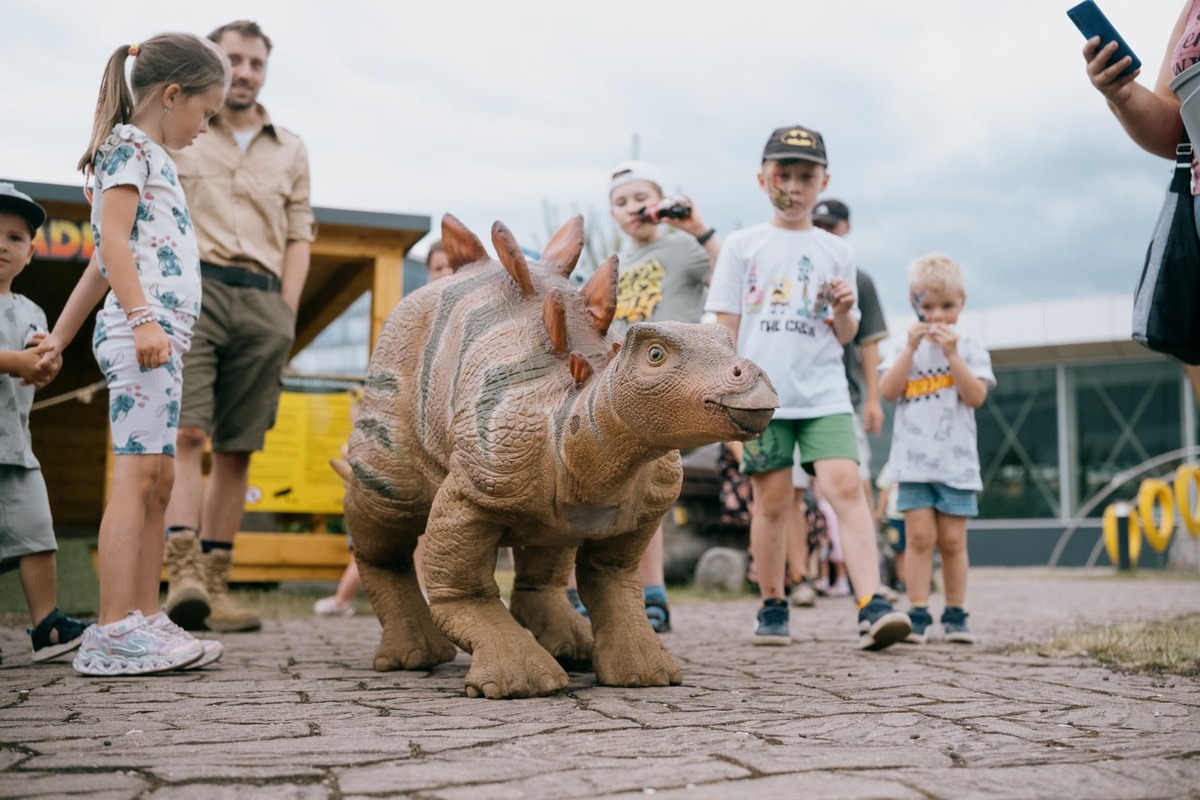 FOTO: V košickom DinoParku stretnete chodiaceho robotického dinosaura, foto 3