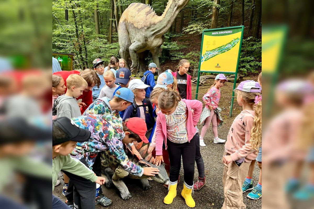 FOTO: V košickom DinoParku stretnete chodiaceho robotického dinosaura, foto 7