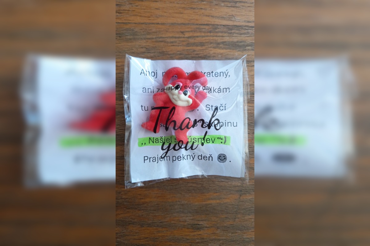 FOTO: Slovenskom sa šíri milá iniciatíva, svoj úsmev našli už aj obyvateľky Michaloviec a Košíc, foto 1