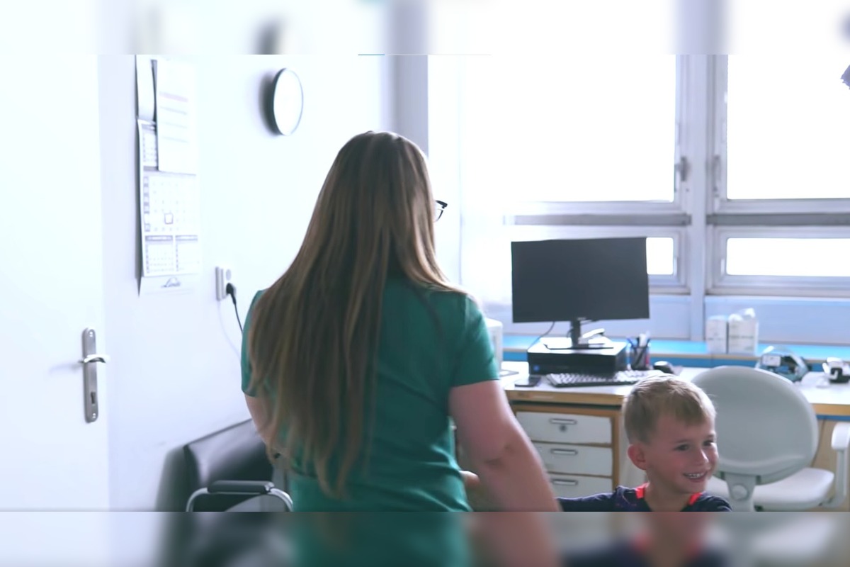 FOTO: Pacient UNLP v Košiciach zložil na znak vďaky pre zdravotníkov pieseň. Za srdce chytí aj vás, foto 4