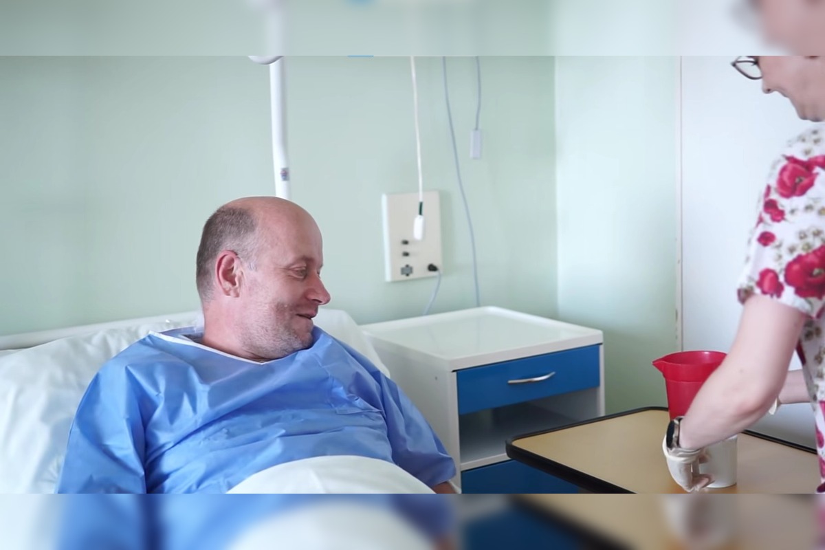 FOTO: Pacient UNLP v Košiciach zložil na znak vďaky pre zdravotníkov pieseň. Za srdce chytí aj vás, foto 7