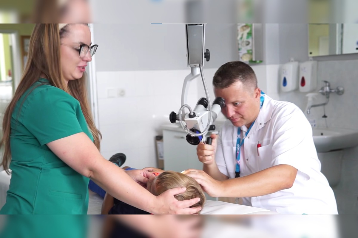 FOTO: Pacient UNLP v Košiciach zložil na znak vďaky pre zdravotníkov pieseň. Za srdce chytí aj vás, foto 9