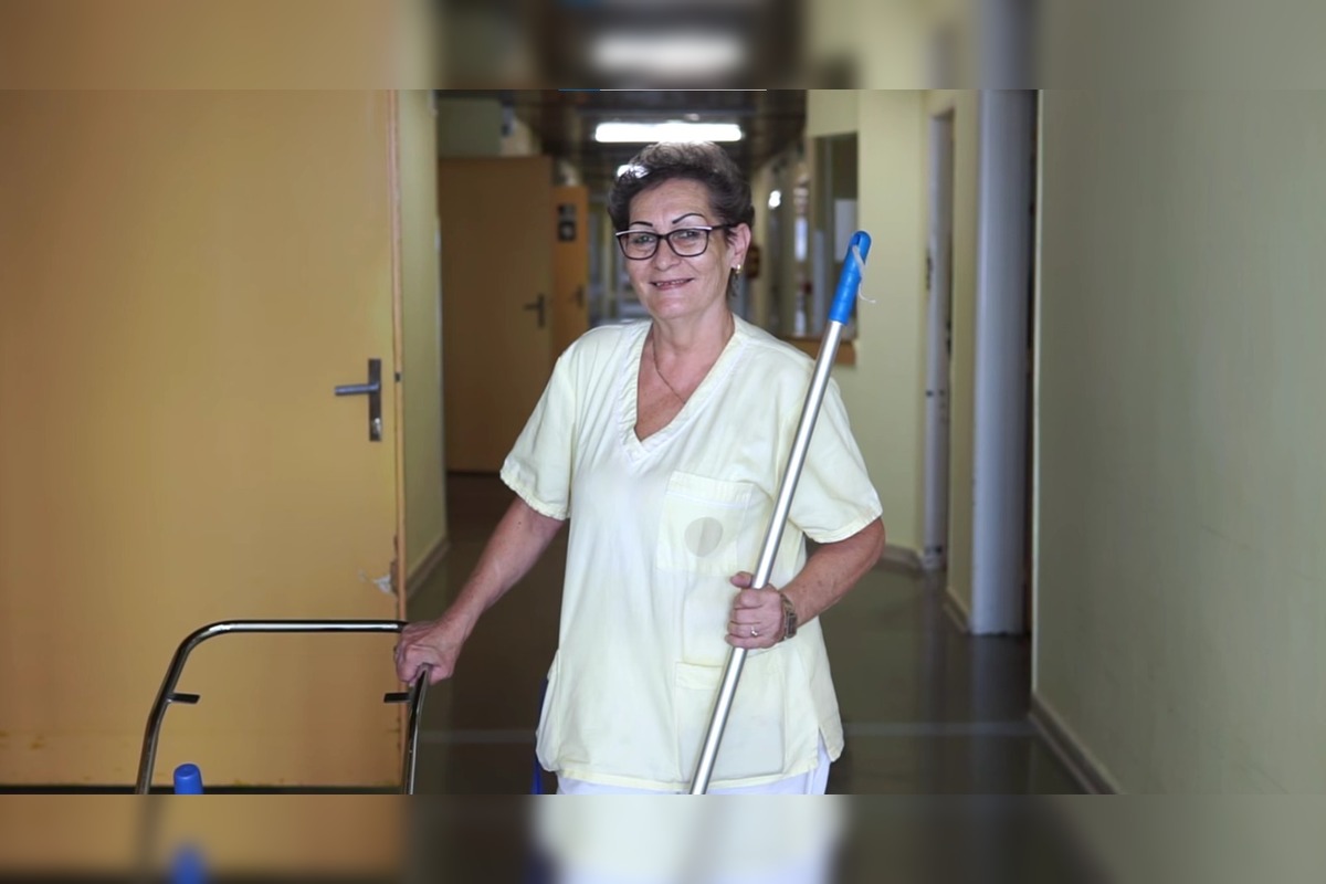 FOTO: Pacient UNLP v Košiciach zložil na znak vďaky pre zdravotníkov pieseň. Za srdce chytí aj vás, foto 13