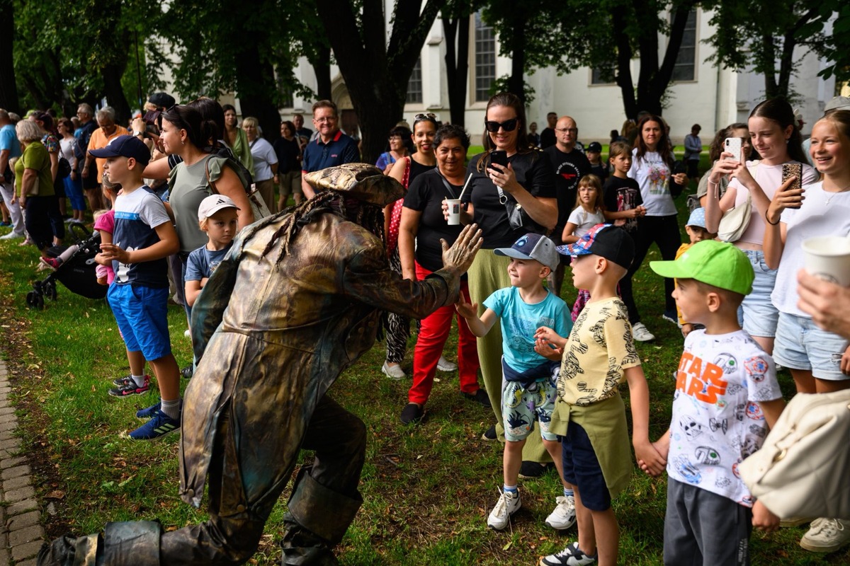 FOTO: V Spišskej Novej Vsi ožili cez víkend Živé sochy, foto 9