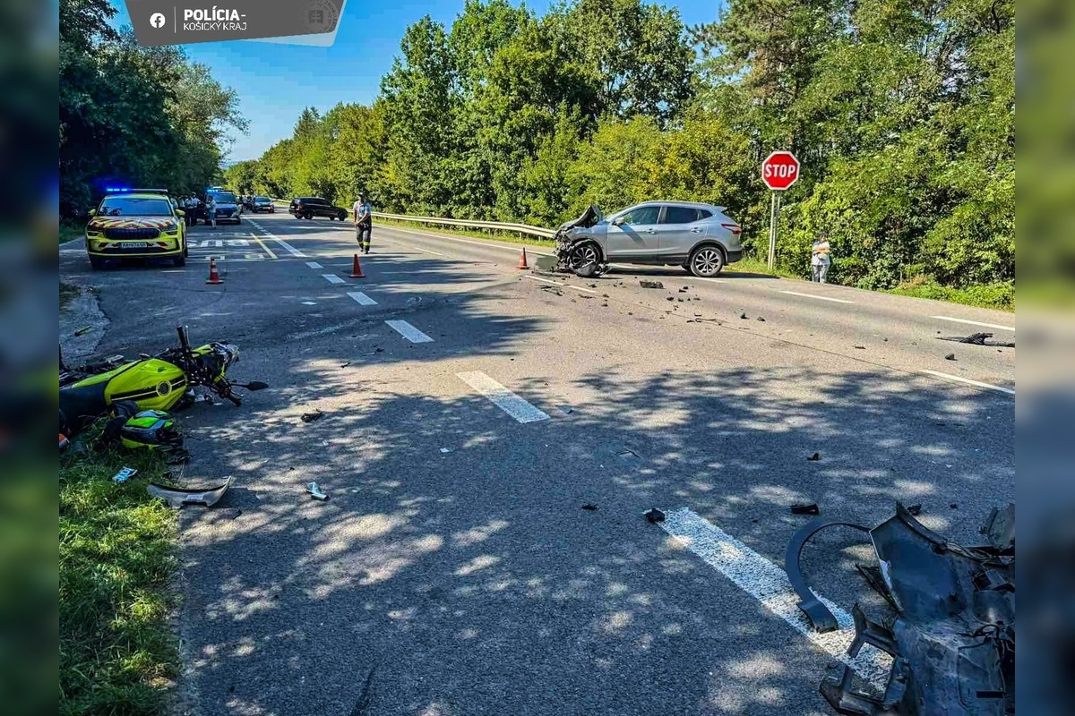 FOTO: Medzi Košickými Oľšanmi a Ďurďošíkom došlo k vážnej dopravnej nehode, foto 1