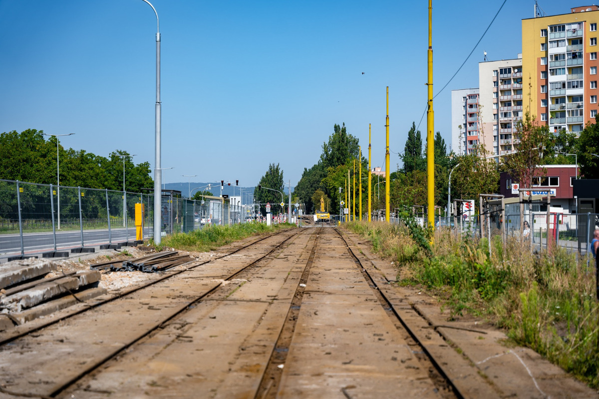 Modernizácia električkovej trati na košickom sídlisku Nad jazerom je v plnom prúde, foto 2
