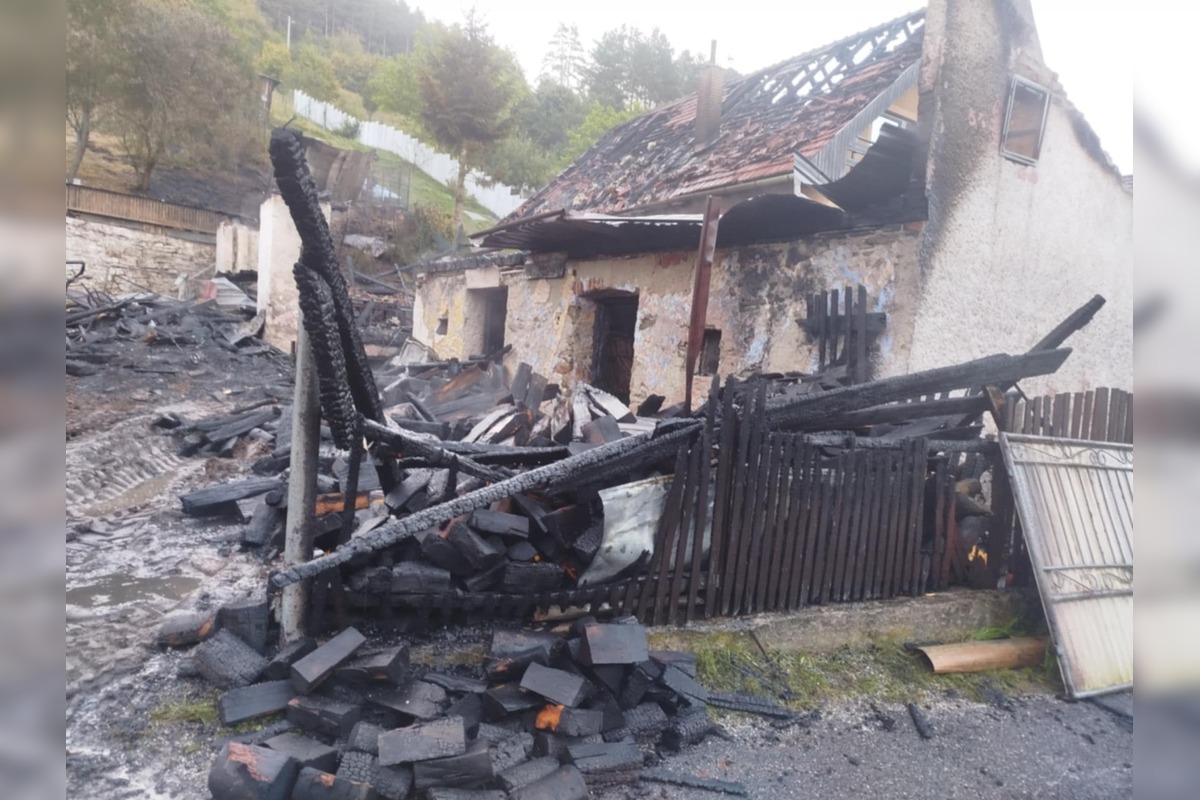 FOTO: Požiar v obci Hrišovce, foto 1