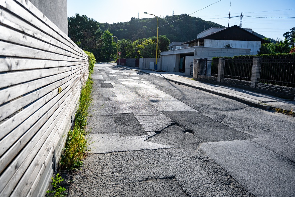 FOTO: Cestári opravia ďalšie cesty v Košiciach, foto 5