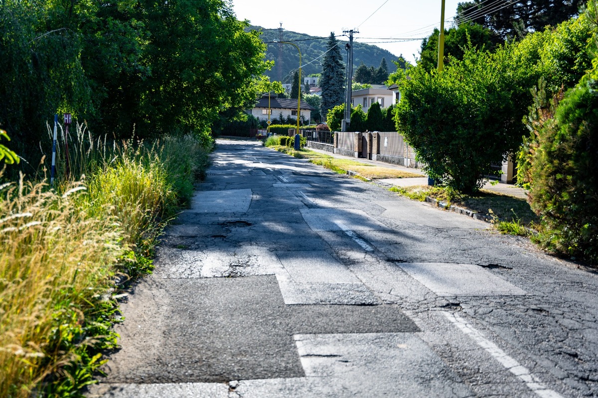 FOTO: Cestári opravia ďalšie cesty v Košiciach, foto 6