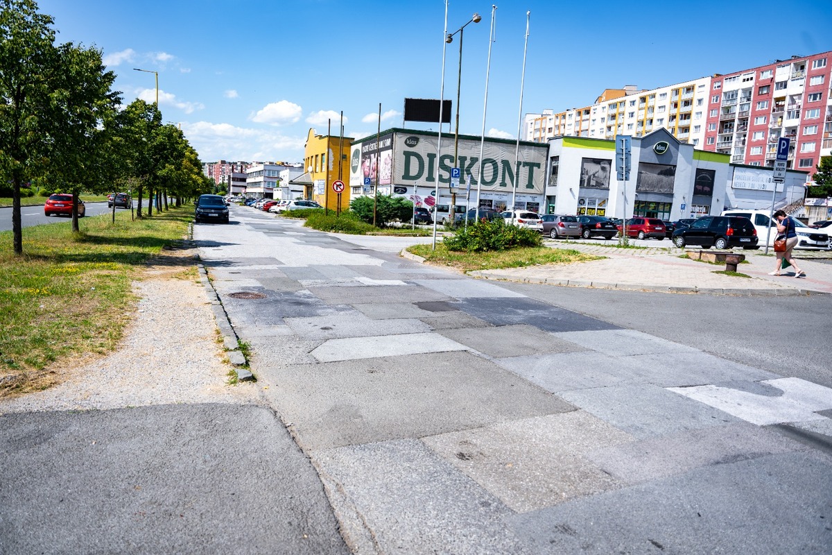 FOTO: Cestári opravia ďalšie cesty v Košiciach, foto 7