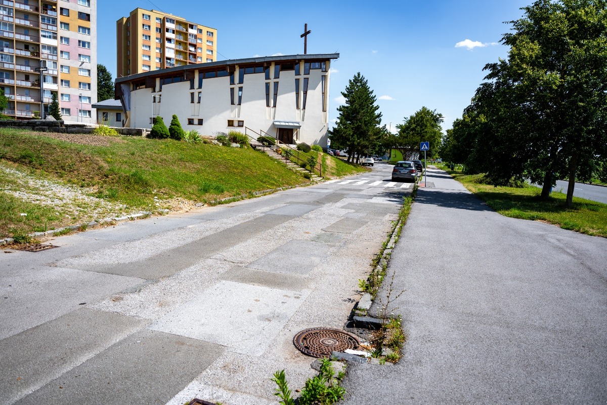 FOTO: Cestári opravia ďalšie cesty v Košiciach, foto 8