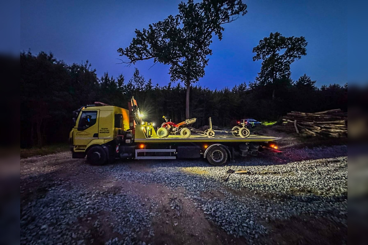 V lese pri Košiciach chceli dvaja muži ukradnúť hraby, polícia ich prichytila pri čine, foto 1
