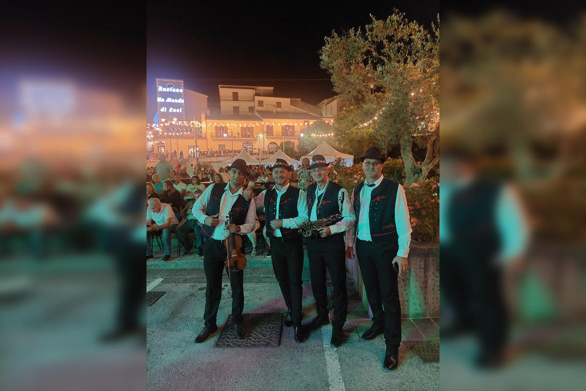 Jahodniari aj Bakšanskí Parobci si z Talianského turné priniesli krásne zážitky, foto 2