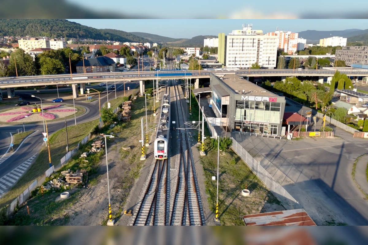 FOTO: Elektrifikácia železničnej trate Bánovce nad Ondavou – Humenné pokračuje, foto 10