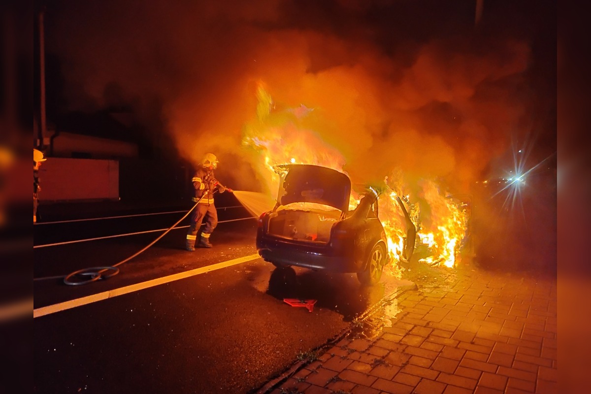 FOTO: Požiar auta v Sečovciach, foto 2