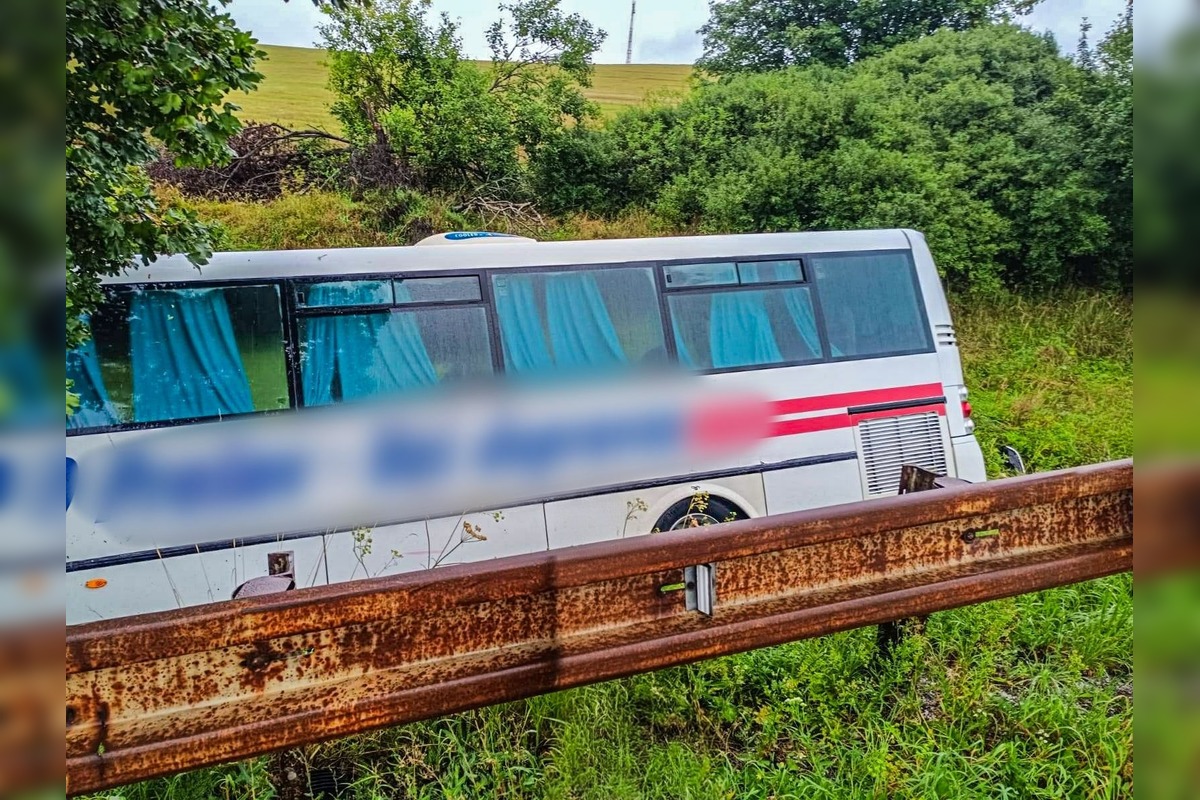FOTO: Zrážka autobusu a auta na Spiši, foto 3