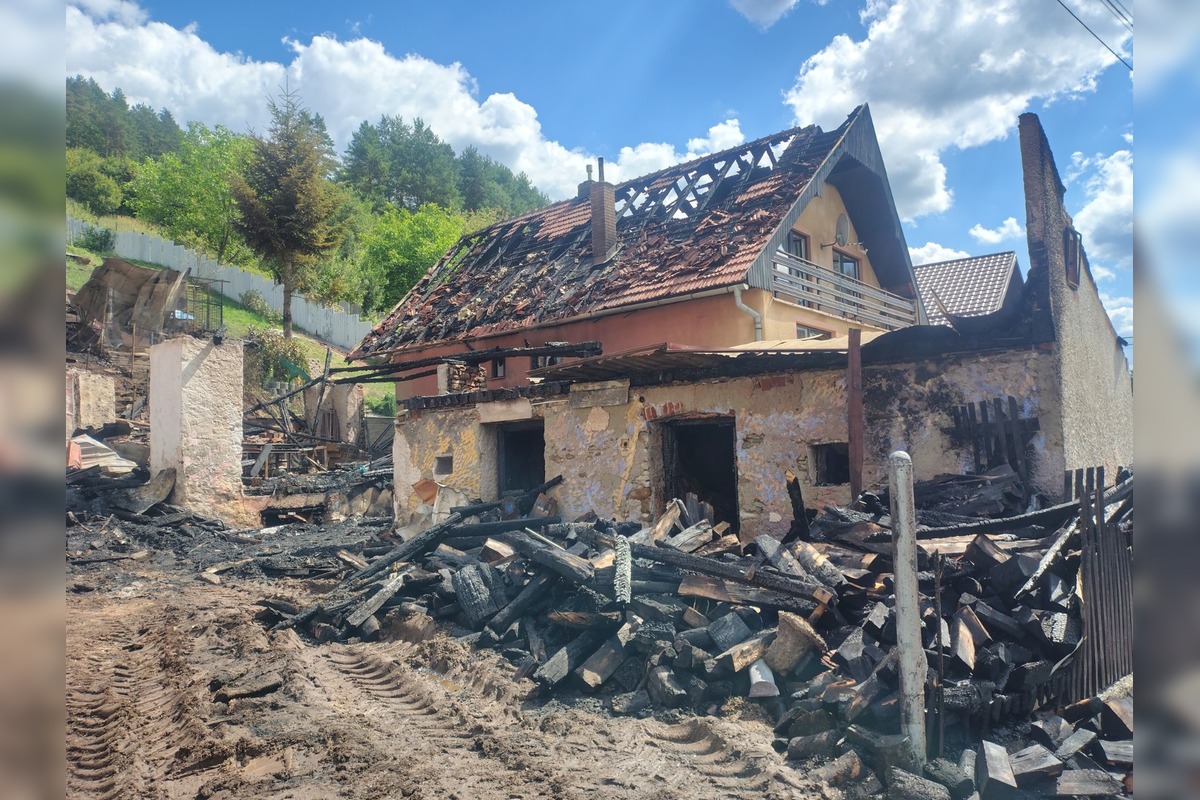 FOTO: Po požiari rodinného domu v Hrišovciach vznikla verejná zbierka, prispieť môžete aj vy, foto 3