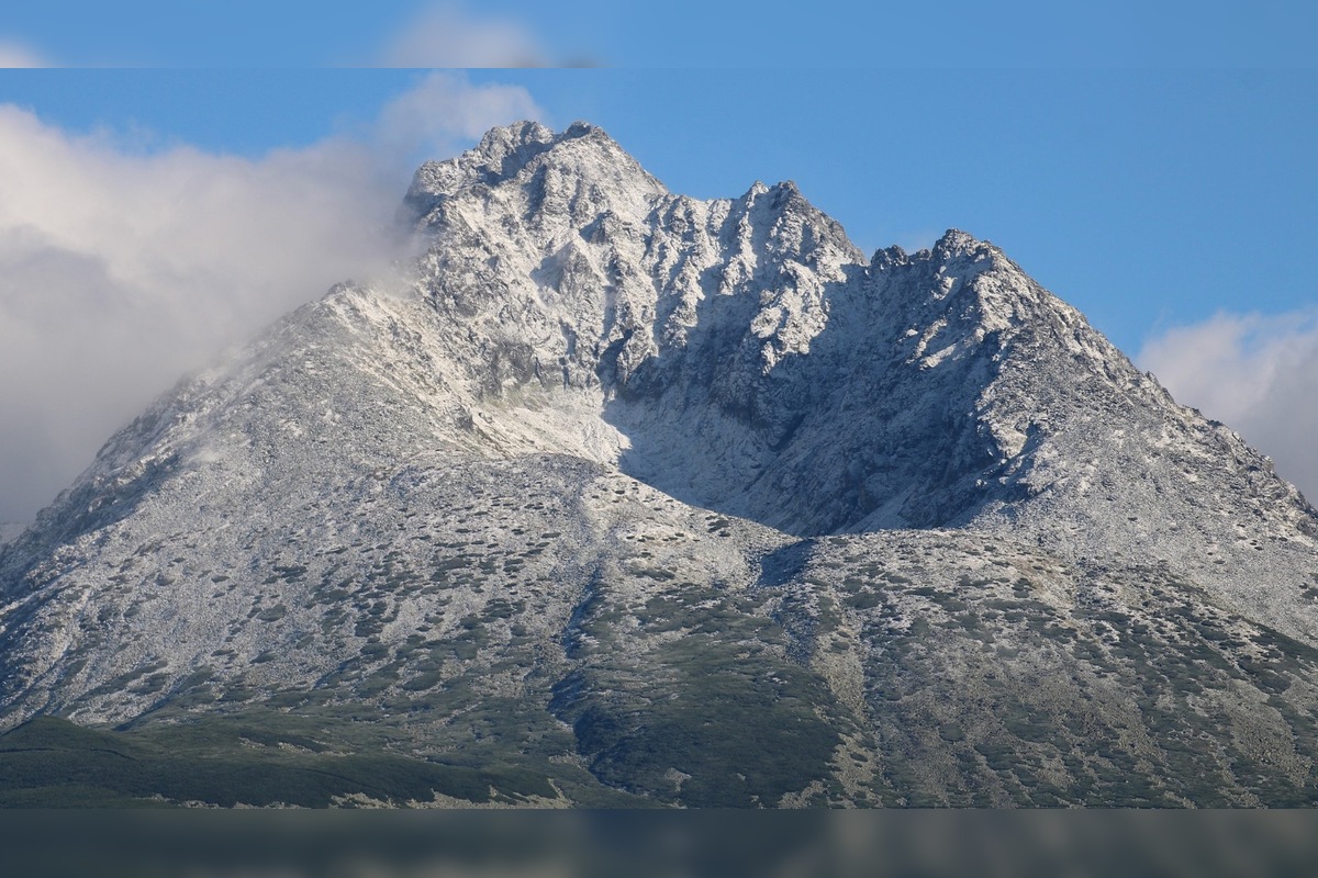 FOTO: Augustový víkend v Tatrách poriadne prekvapil, turisti videli sneh, foto 6