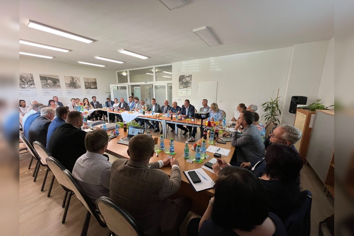 FOTO: Minister Drucker na rokovaní v Richnave, foto 4