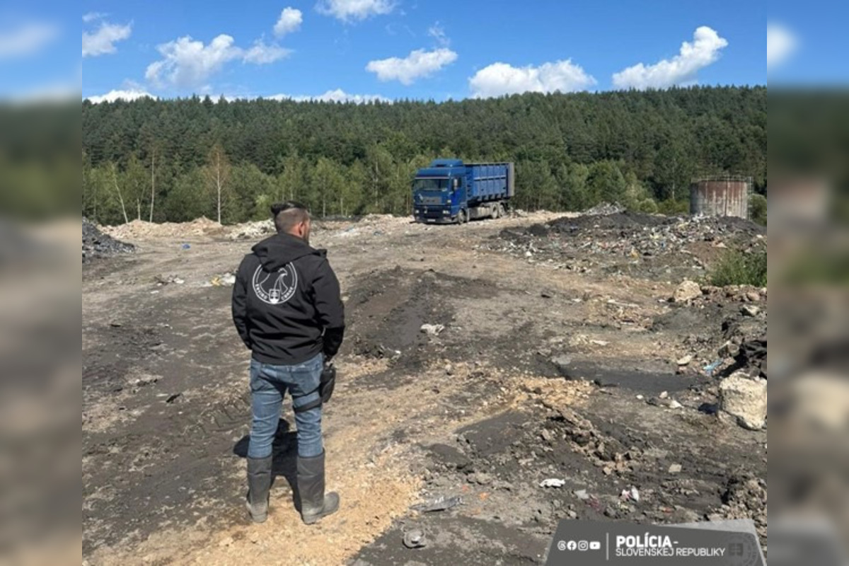 Polícia na Spiši riešila rozsiahlu skládku odpadu, foto 1